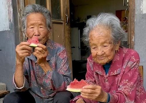 老奶奶看吃瓜,揭秘生活中的酸甜苦辣