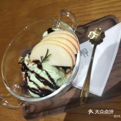 蜜瓜冰淇淋吃刨冰,夏日清凉新体验